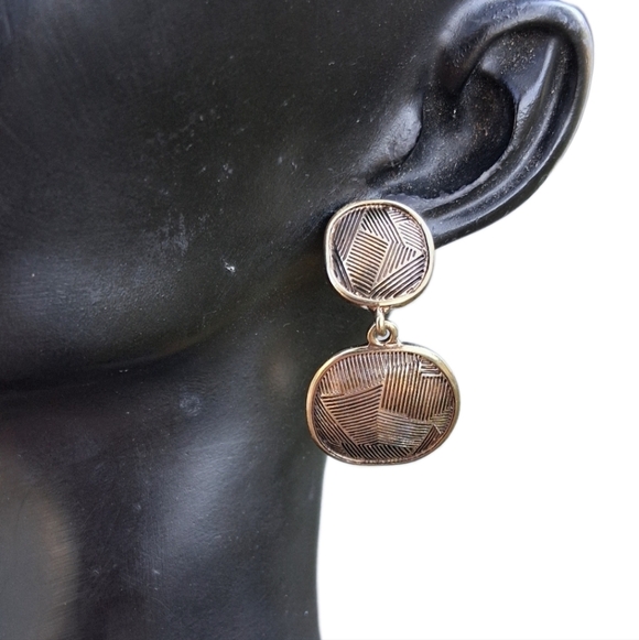 Vintage Avon Etched Geometric Necklace and Earring Set - Picture 2 of 5